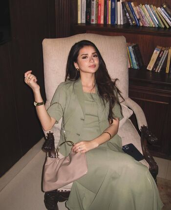 Full leaked Aena khan private onlyfans photo
