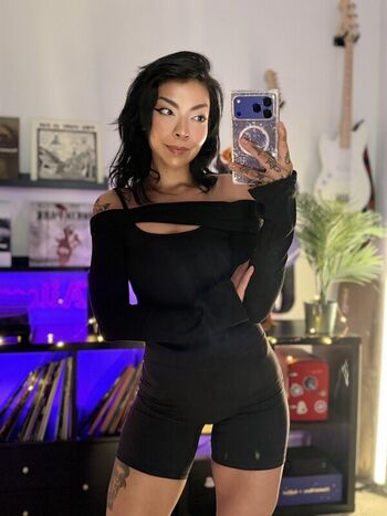 AileenSenpaiReacts