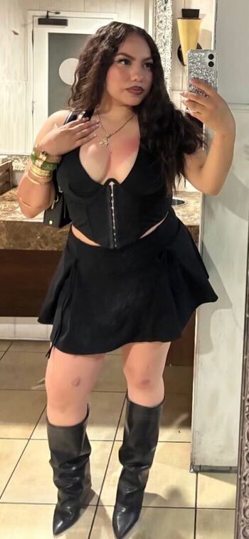 Full leaked Ajanae reigns supreme private onlyfans photo