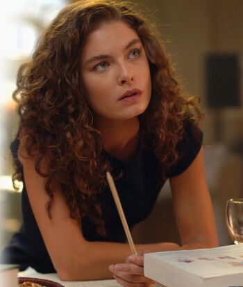 Alexa Davalos