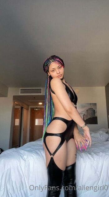 Aliengirl0