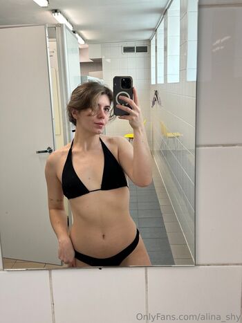 Alina_Shy