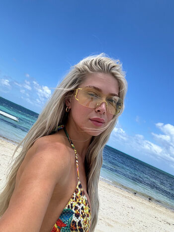 Full leaked Alyssa hyde private onlyfans photo