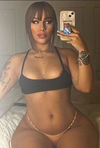 Amanda Velando