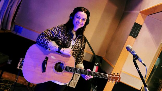 Full leaked Amy macdonald singer private onlyfans photo