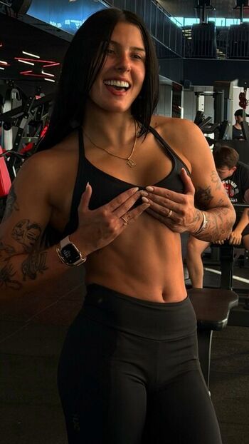 Ana Castela