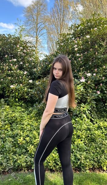 Angelina_Dehlow
