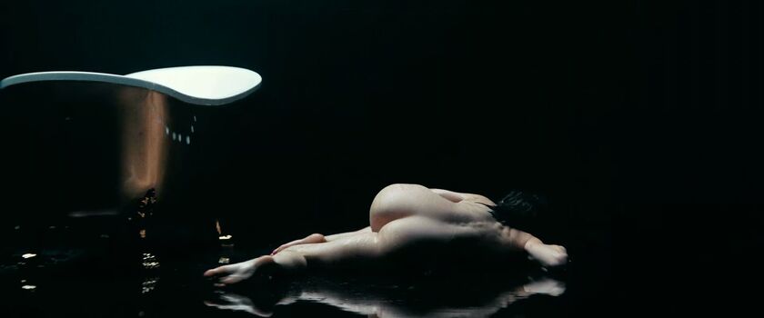 Anne Hathaway