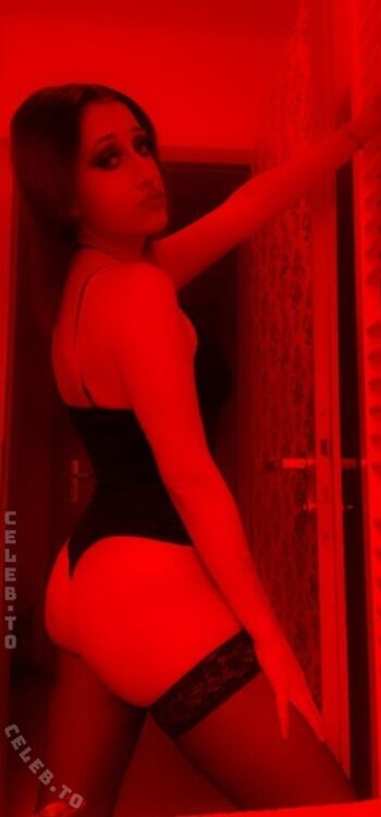 Anne Hot-Girl