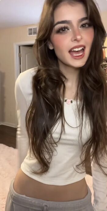 Full leaked Aruuu private onlyfans photo
