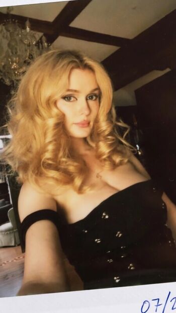 Full leaked Avalon warren private onlyfans photo
