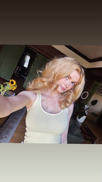 Full leaked Avalon warren private onlyfans photo