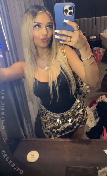 Full leaked Avendaaxs private onlyfans photo