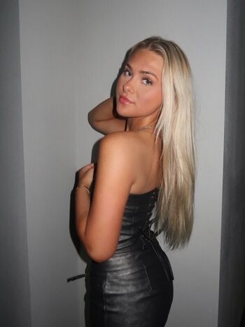 Full leaked Averi johnson private onlyfans photo