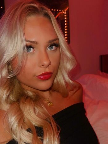 Full leaked Averi johnson private onlyfans photo