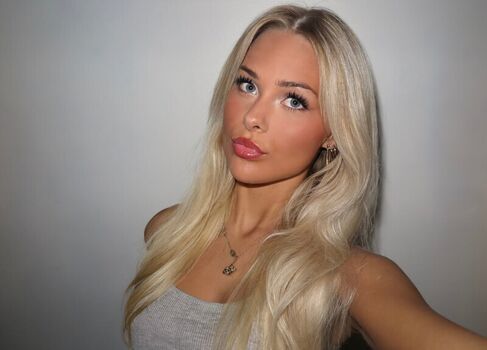Full leaked Averi johnson private onlyfans photo