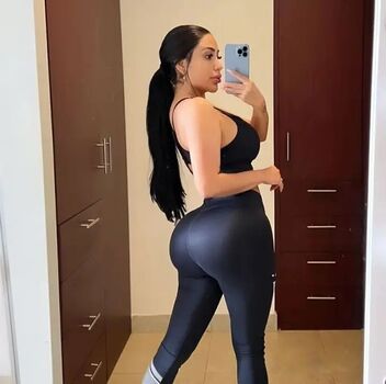 Full leaked Barbiielopez private onlyfans photo