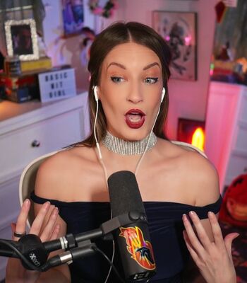 BasicWitGirl