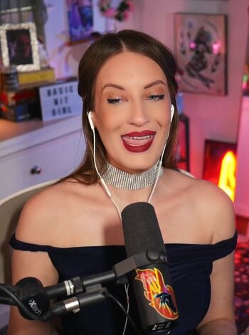 BasicWitGirl