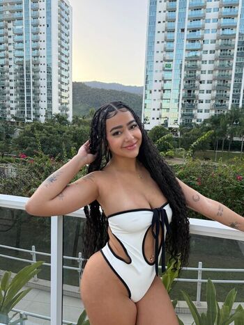 Beca Barreto