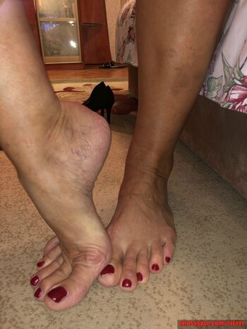 Bigfeetgirls