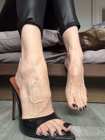 Full leaked Bornroyal feet private onlyfans photo