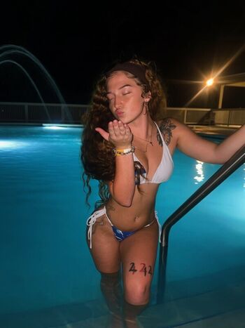 Full leaked Bossedupchloe private onlyfans photo