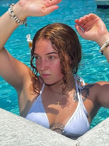 Full leaked Bossedupchloe private onlyfans photo