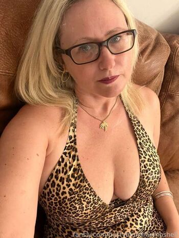 Full leaked Bustyblondmombshell private onlyfans photo
