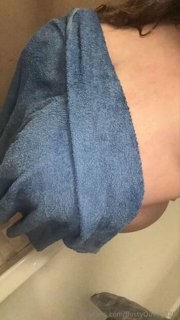 Full leaked Bustyqueenm private onlyfans photo
