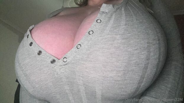 Full leaked Bustyqueenm private onlyfans photo
