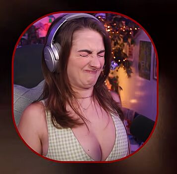 Caitlin Marie Reacts