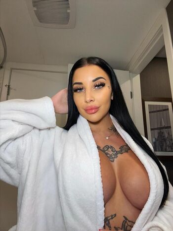 Full leaked Callmelasexy private onlyfans photo