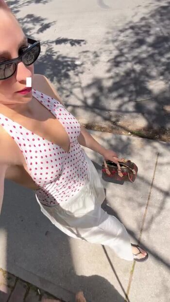 Charlotte Dobre