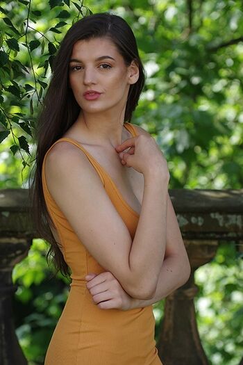 Chloe Bella