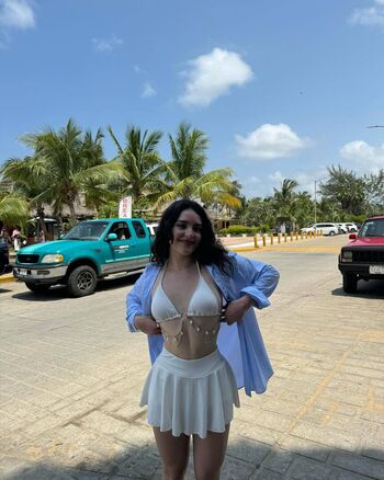 Daniela Flores