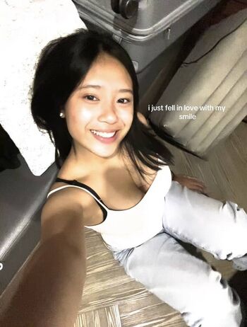 Full leaked Daphnelowkey private onlyfans photo
