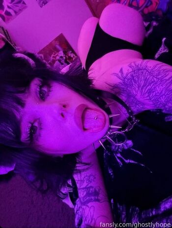 Deadlyydoll