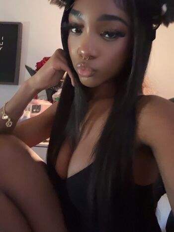 Full leaked Decembrsprincess private onlyfans photo