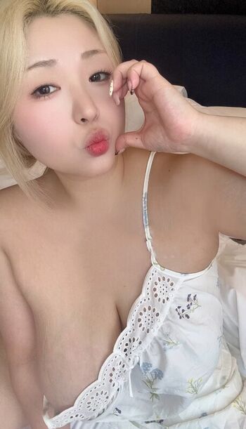 Full leaked Dirungzi private onlyfans photo