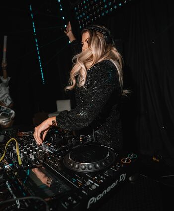 DJ Jeny Preston