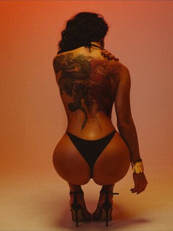 Full leaked Dragonqueeneu private onlyfans photo