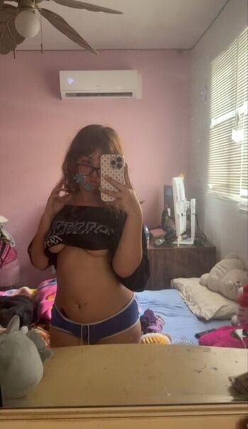 Full leaked Dumsillygirl private onlyfans photo