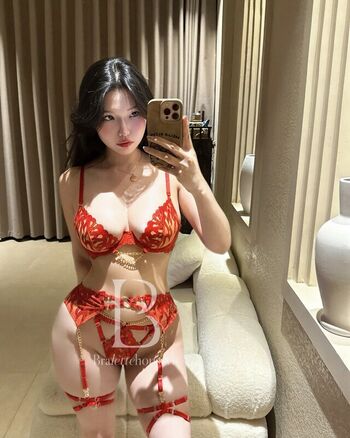 Full leaked Duyenn hipp private onlyfans photo