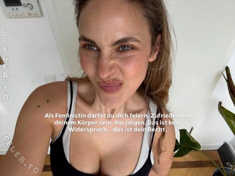 Elena Carriรจre