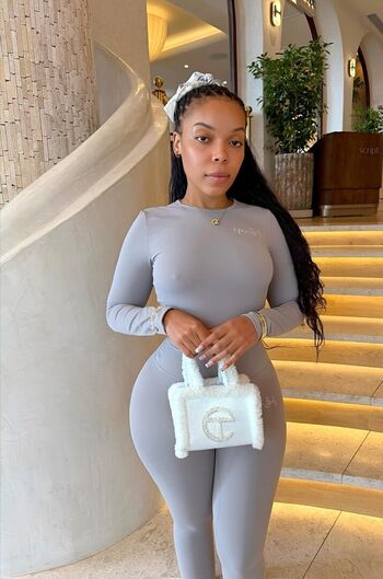 Full leaked Eliizabeth robinson private onlyfans photo