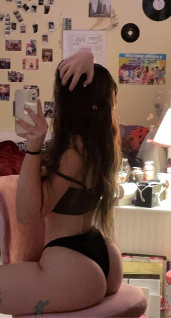 Full leaked Elsuzannee private onlyfans photo