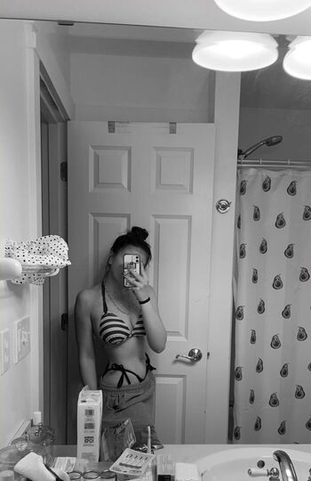 Full leaked Elsuzannee private onlyfans photo
