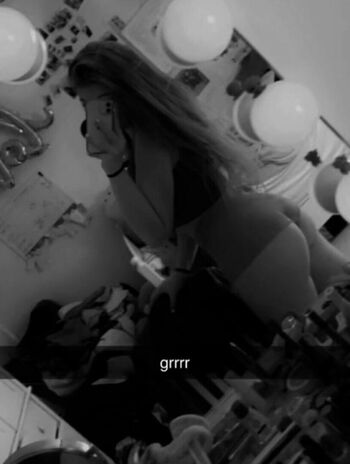 Full leaked Elsuzannee private onlyfans photo