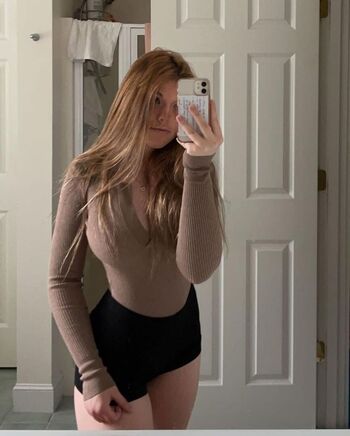 Full leaked Elsuzannee private onlyfans photo
